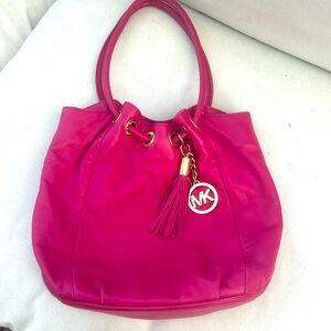 Michael Kors • Hot pink leather Satchel perfect condition super cute! L13-13W